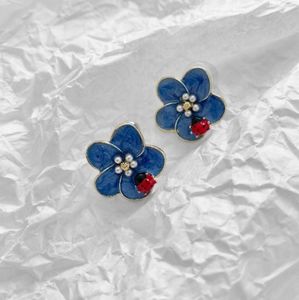 Middle-aged Vintage Exaggerated Retro Vintage Floral Pattern Alloy Earrings